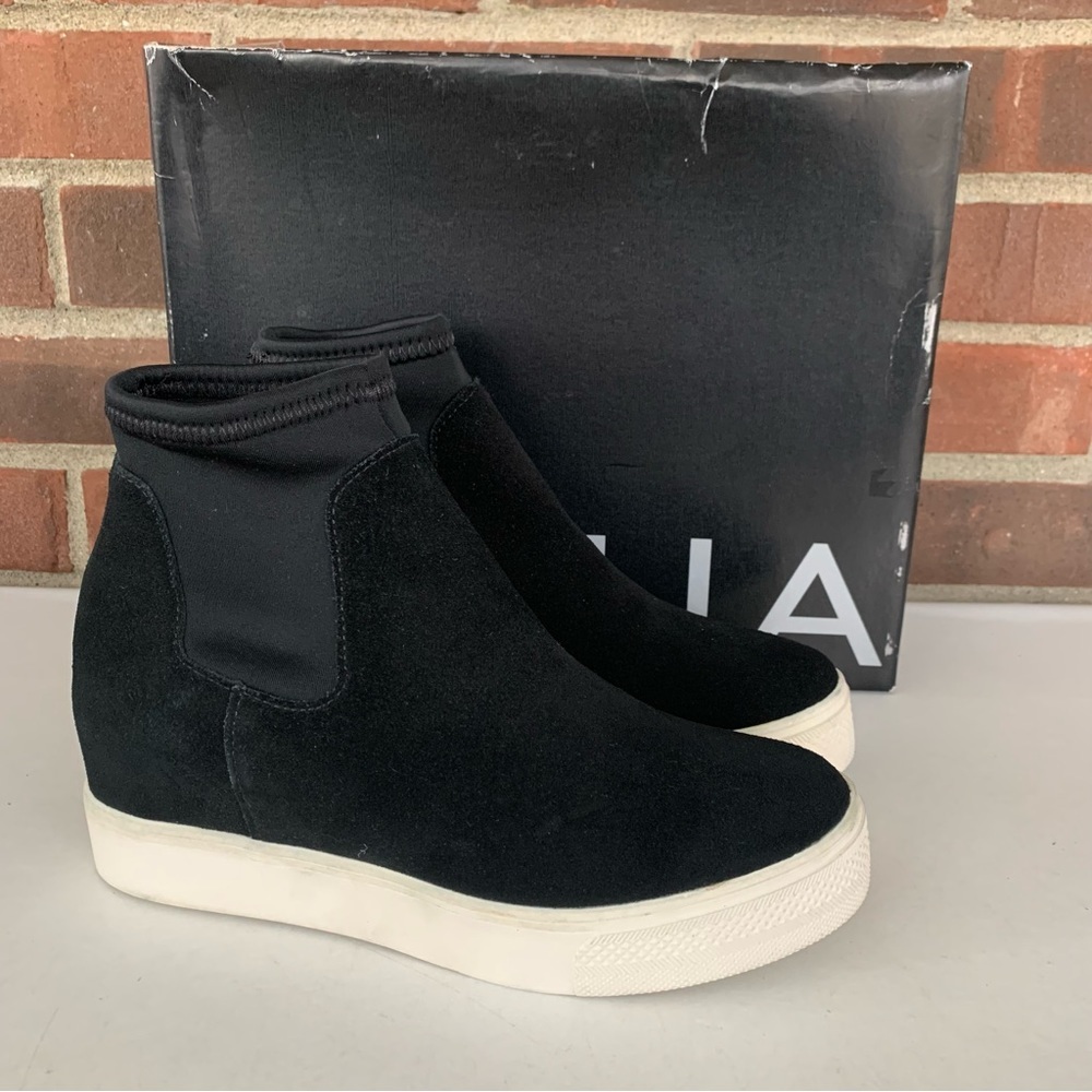 Aqua Black Suede High Top Sneakers Skip On Women’s US 6.5 M